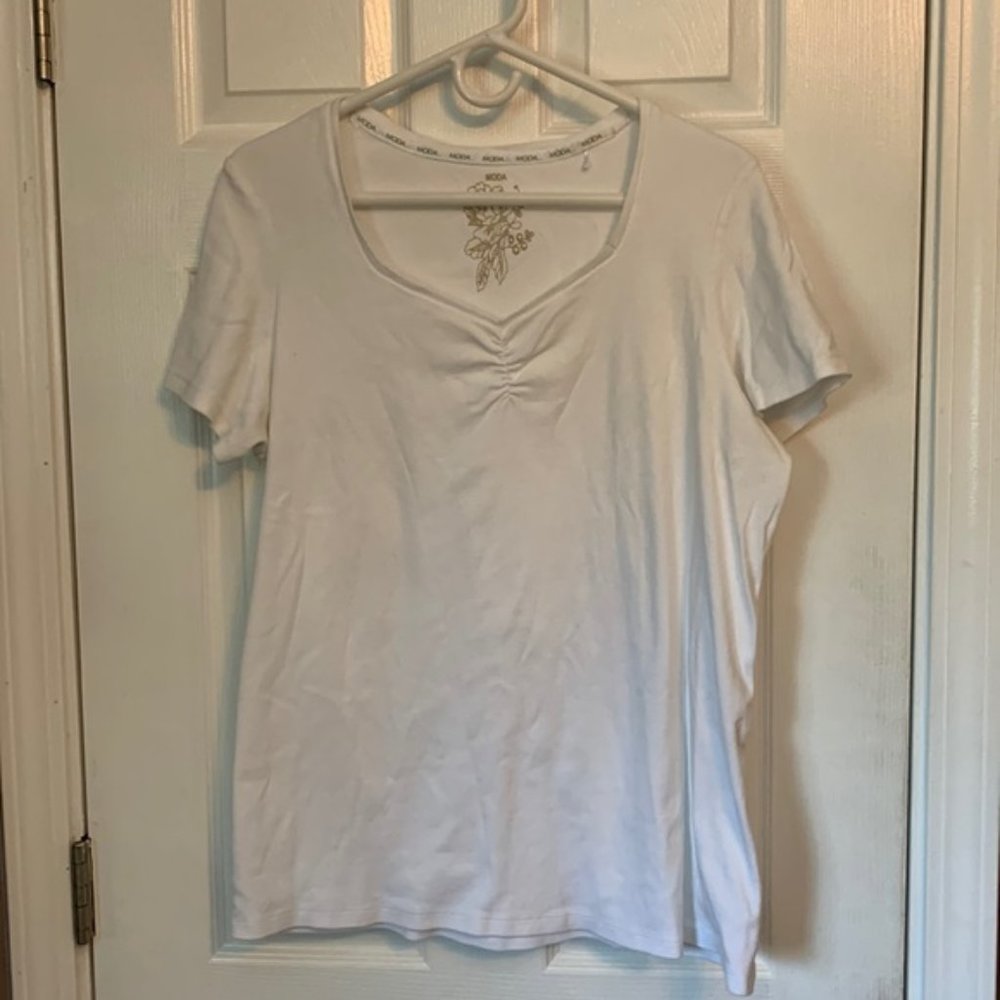 White Moda t-shirt